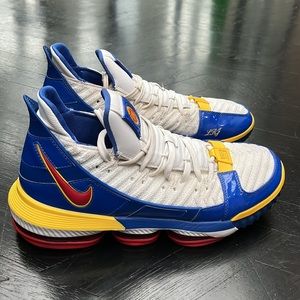 NIKE LEBRON Superman